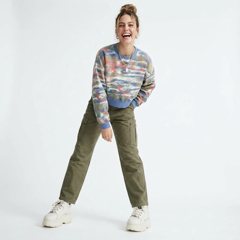 Nike Sportswear Oversized Sweatshirt Multicolor. Cropped. Size Small. PTP: 27”.